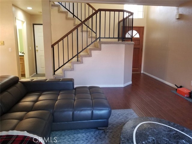 Detail Gallery Image 7 of 15 For 369 E Phillips Bld, Pomona,  CA 91766 - 3 Beds | 3 Baths