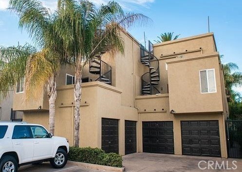 MLS: OC24136711 Condo For Sale