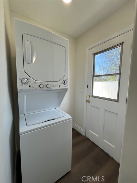 Detail Gallery Image 6 of 13 For 24101 Victory, West Hills,  CA 91307 - 3 Beds | 2 Baths