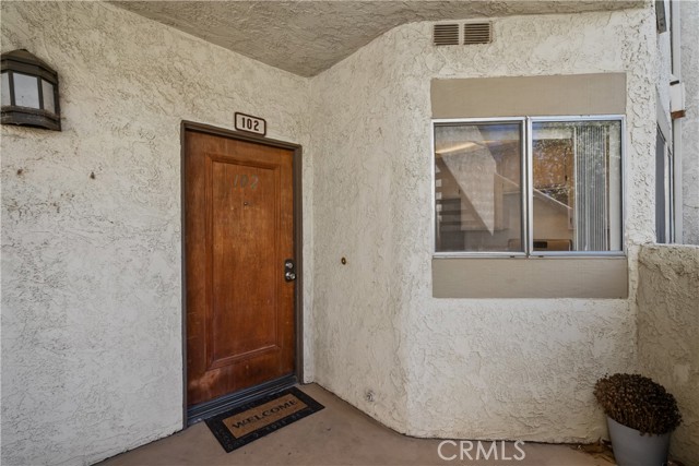 Detail Gallery Image 2 of 35 For 3210 Darby St #102,  Simi Valley,  CA 93063 - 2 Beds | 1 Baths