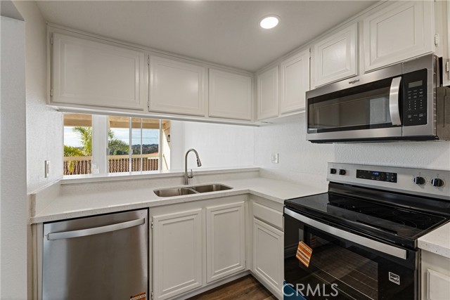 Detail Gallery Image 6 of 32 For 2315 Caringa, Carlsbad,  CA 92009 - 2 Beds | 2 Baths