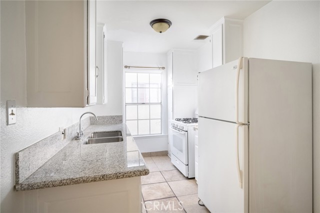 Detail Gallery Image 10 of 15 For 871 N Hoover St #877,  Los Angeles,  CA 90029 - 1 Beds | 1 Baths