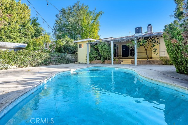 Detail Gallery Image 45 of 52 For 18419 Linnet, Tarzana,  CA 91356 - 3 Beds | 3 Baths