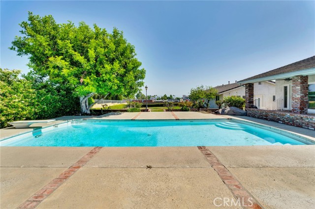 294 W Buffington Street, Upland CA: https://media.crmls.org/medias/367476ec-9583-40a2-ba1c-506856418d66.jpg