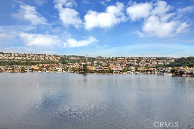 13 Arborside Way, Mission Viejo CA: https://media.crmls.org/medias/367497bd-3401-44c5-baa1-929b2f47b29f.jpg
