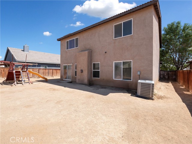 Detail Gallery Image 23 of 27 For 12592 Elton St, Victorville,  CA 92392 - 4 Beds | 3 Baths