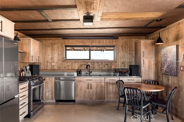 65645 Saturn Road, Joshua Tree CA: https://media.crmls.org/medias/36758c98-60da-4489-a0bd-2b8809e7d633.jpg
