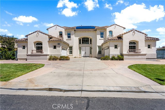 Detail Gallery Image 1 of 25 For 22763 Hialeah Way, Chatsworth,  CA 91311 - 6 Beds | 7/1 Baths