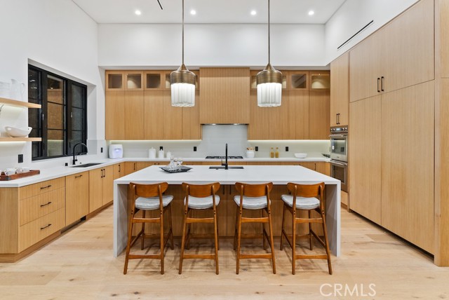 5727 Cahill Avenue, Tarzana CA: https://media.crmls.org/medias/367650b0-ede1-4e86-9283-18759211337a.jpg