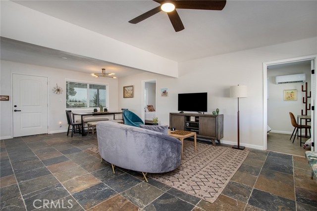 4574 Avenida Del Sol, Joshua Tree CA: https://media.crmls.org/medias/36772510-1eec-4d7a-88a1-ab4c8d2f2cd8.jpg