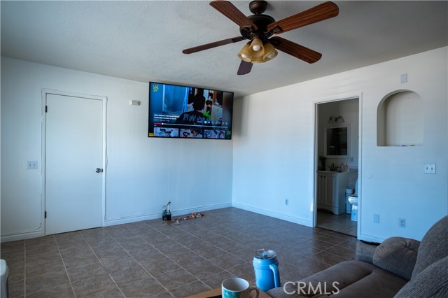 Detail Gallery Image 15 of 25 For 9450 Mango Ave, Hesperia,  CA 92345 - 5 Beds | 3 Baths