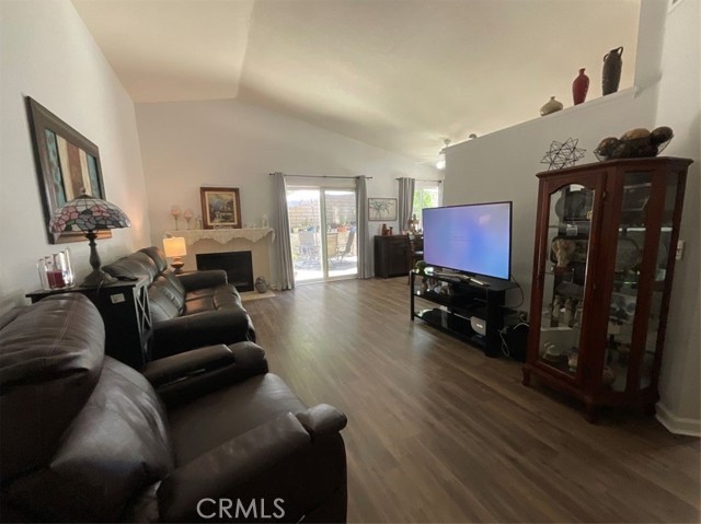 6720 Shaded Wood Place, Rancho Cucamonga CA: https://media.crmls.org/medias/3677d2f6-1657-4037-9a3d-02ba4c65ee64.jpg
