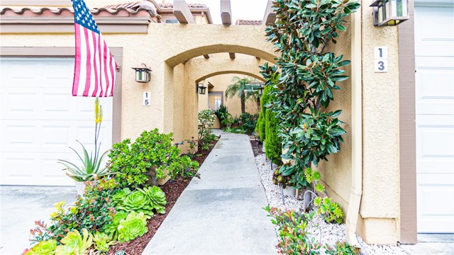 15 Via Athena, Aliso Viejo CA: https://media.crmls.org/medias/3678b9c5-581e-442a-8a91-1b2e9826aceb.jpg