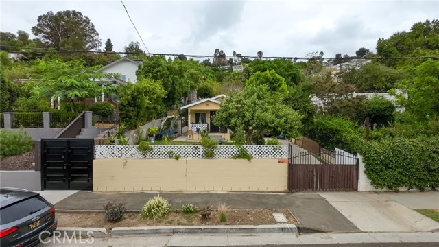 1153 Isabel Street, Los Angeles CA: https://media.crmls.org/medias/3679cd51-594a-47c3-bbef-9940d670878e.jpg
