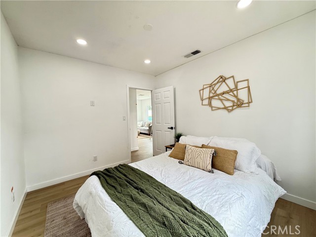 Detail Gallery Image 32 of 42 For 1327 W 97th Street, Los Angeles,  CA 90044 - 3 Beds | 2 Baths