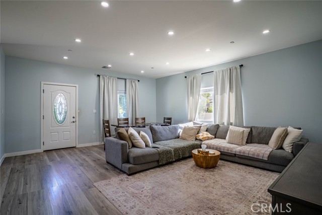 Detail Gallery Image 14 of 25 For 19560 Lanark St, Reseda,  CA 91335 - 3 Beds | 2 Baths
