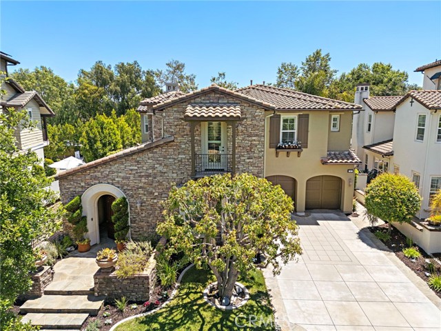 4 Dennis Lane, Ladera Ranch CA: https://media.crmls.org/medias/367b18da-9cf6-4ea9-b391-a7a82c4e62f0.jpg