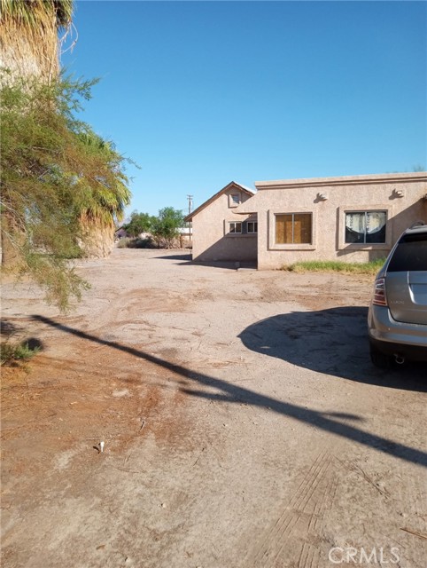 Detail Gallery Image 5 of 7 For 208 Race St, Needles,  CA 92363 - 2 Beds | 1 Baths