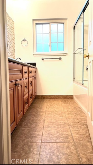 8049 Le Berthon Street, Sunland CA: https://media.crmls.org/medias/367c151c-6957-42a9-97dd-7e778099568b.jpg