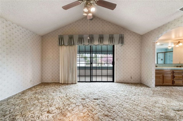 605 N Live Oak, Glendora CA: https://media.crmls.org/medias/367c2a3d-99f0-436a-9af9-758beffebd96.jpg