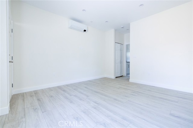 Detail Gallery Image 18 of 26 For 2947 West Bld, Los Angeles,  CA 90016 - 9 Beds | 6 Baths