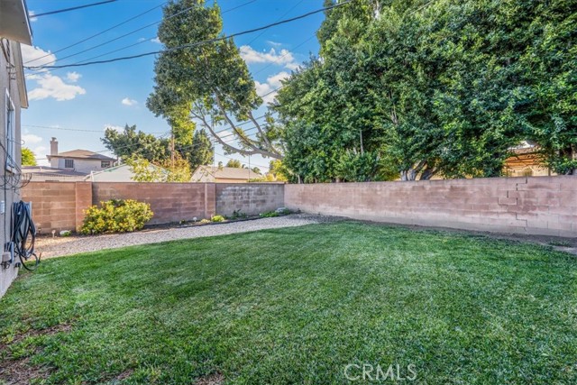 Detail Gallery Image 24 of 28 For 19612 Schoolcraft, Reseda,  CA 91335 - 3 Beds | 1 Baths