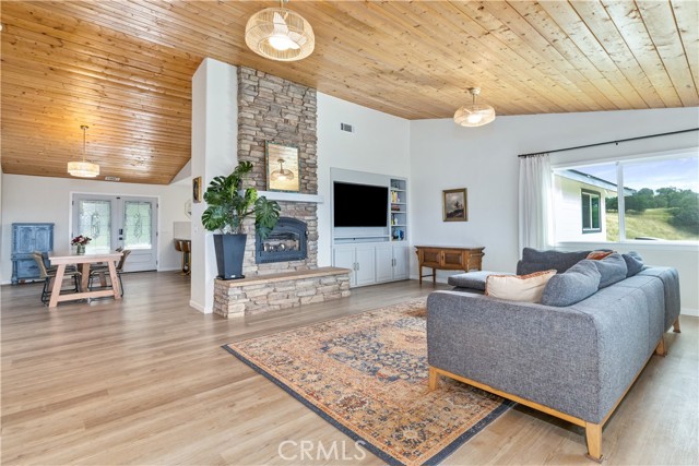 Detail Gallery Image 21 of 66 For 5530 El Pharo, Paso Robles,  CA 93446 - 5 Beds | 2/1 Baths