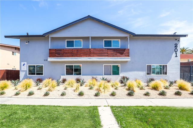 Detail Gallery Image 2 of 8 For 201 E Wakefield Ave, Anaheim,  CA 92802 - – Beds | – Baths