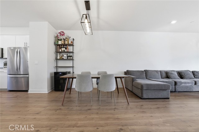 Detail Gallery Image 8 of 36 For 2700 E Chaucer #13,  Los Angeles,  CA 90065 - 4 Beds | 3/1 Baths