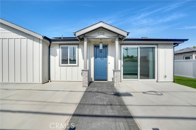 Detail Gallery Image 2 of 20 For 1703 Park, Huntington Beach,  CA 92648 - 2 Beds | 2 Baths