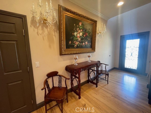 Detail Gallery Image 4 of 41 For 10066 Golden Oaks, Tujunga,  CA 91042 - 4 Beds | 3/1 Baths