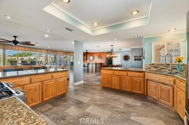 Detail Gallery Image 11 of 51 For 257 8th St, Norco,  CA 92860 - 3 Beds | 3 Baths