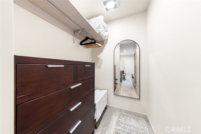 Detail Gallery Image 42 of 50 For 18748 Collins St, Tarzana,  CA 91356 - 4 Beds | 3 Baths