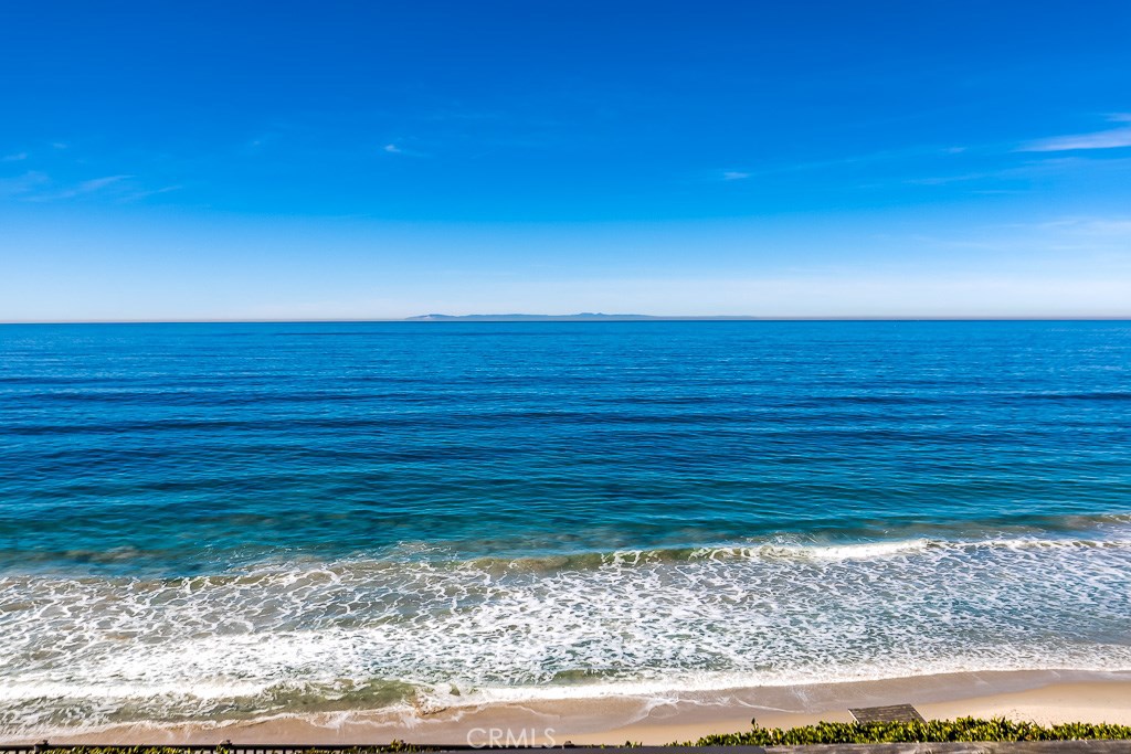 https://media.crmls.org/medias/367e457f-8a01-497a-a7e7-5c5786e18773.jpg?preset=X-Large