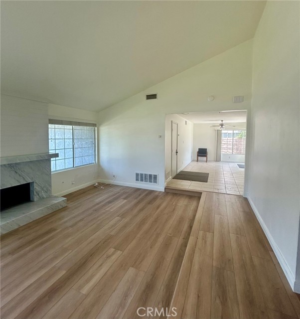 3964 Hibbert Court, Simi Valley CA: https://media.crmls.org/medias/367f4be4-9230-4a6b-a779-62eff1aa81f8.jpg