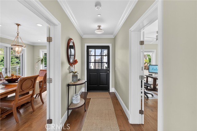 Detail Gallery Image 11 of 74 For 405 Blumont St, Laguna Beach,  CA 92651 - 5 Beds | 6/1 Baths