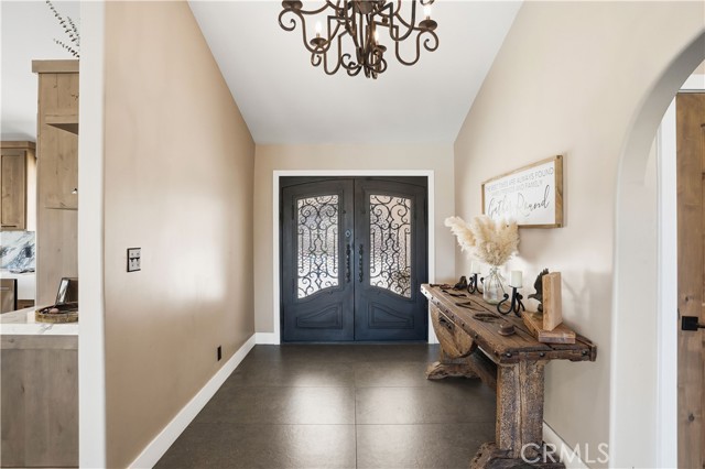 Detail Gallery Image 11 of 69 For 30861 Blackhorse Dr, Canyon Lake,  CA 92587 - 4 Beds | 2/1 Baths