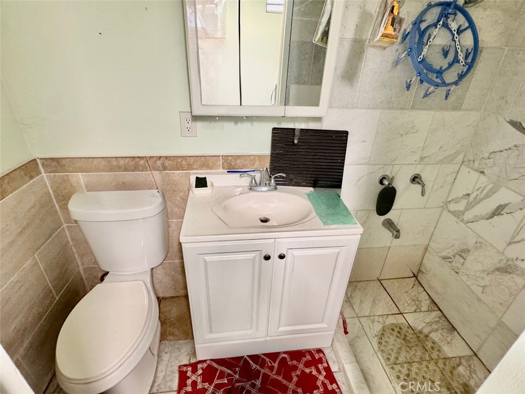 https://media.crmls.org/medias/36800040-6618-41b1-8ae2-7d98a7dc357c.jpg?preset=X-Large