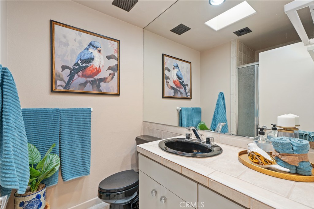 MLS #OC25090160 image #16