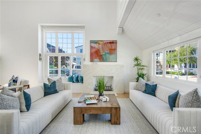 1103 Balboa Avenue, Newport Beach CA: https://media.crmls.org/medias/36817b36-28c9-4416-8eee-baca2820222c.jpg