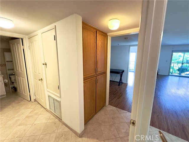 4501 Cedros Avenue, Sherman Oaks CA: https://media.crmls.org/medias/3681a741-b137-41f5-a8d4-7b525b0af9f9.jpg