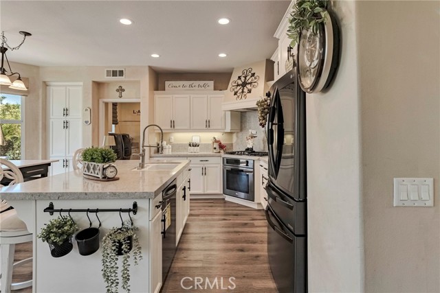 Detail Gallery Image 14 of 54 For 19639 Ellis Henry Ct, Newhall,  CA 91321 - 4 Beds | 3 Baths