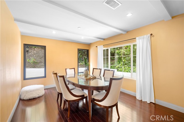 Detail Gallery Image 10 of 22 For 3634 Buena Park Dr, Studio City,  CA 91604 - 2 Beds | 2 Baths