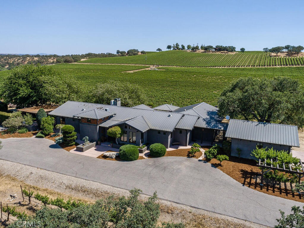 7790 Airport Road, Paso Robles, CA 93446