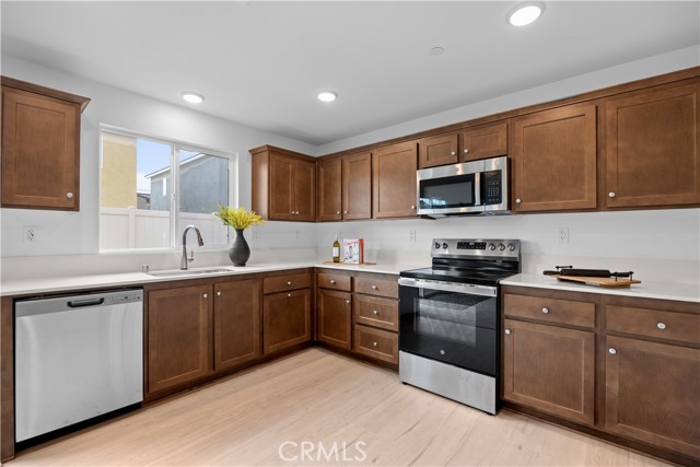 Detail Gallery Image 9 of 30 For 2168 Redwood Ln, Banning,  CA 92220 - 3 Beds | 2/1 Baths