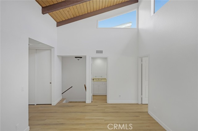 Detail Gallery Image 22 of 25 For 5346 Zelzah Ave, Encino,  CA 91316 - 3 Beds | 4 Baths
