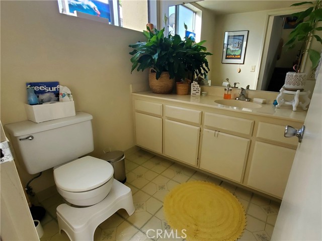 Detail Gallery Image 6 of 12 For 2556 Santa Ana Ave #D,  Costa Mesa,  CA 92627 - 2 Beds | 1/1 Baths