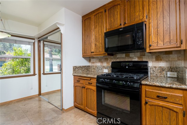 10109 Parr Avenue, Sunland CA: https://media.crmls.org/medias/3687379d-0fa4-4f00-ad65-93f678c87c27.jpg