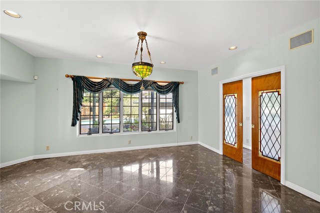 Detail Gallery Image 10 of 49 For 8001 Alverstone Ave, Los Angeles,  CA 90045 - 3 Beds | 4 Baths