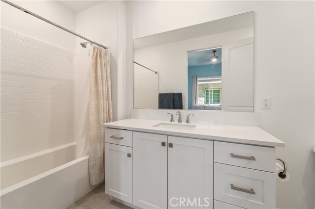 Detail Gallery Image 17 of 26 For 27461 Viero Pl, Valencia,  CA 91381 - 3 Beds | 4 Baths